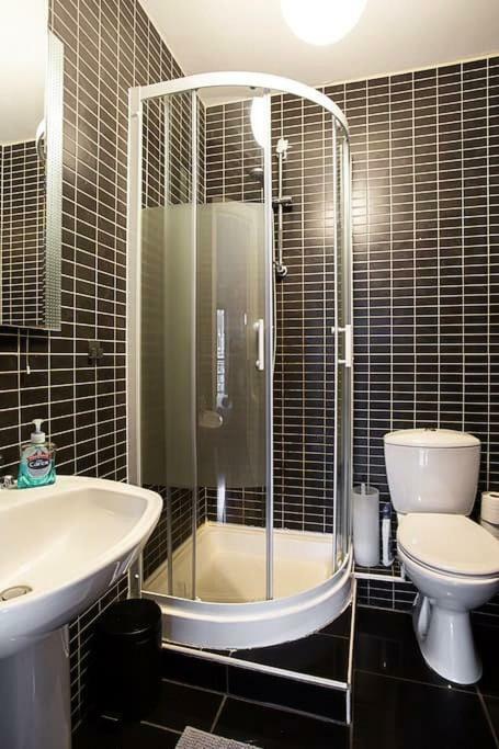 Spacious Belfast City Centre Duplex Apartment Eksteriør billede