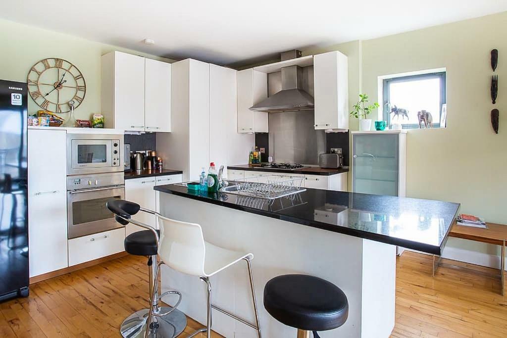 Spacious Belfast City Centre Duplex Apartment Eksteriør billede