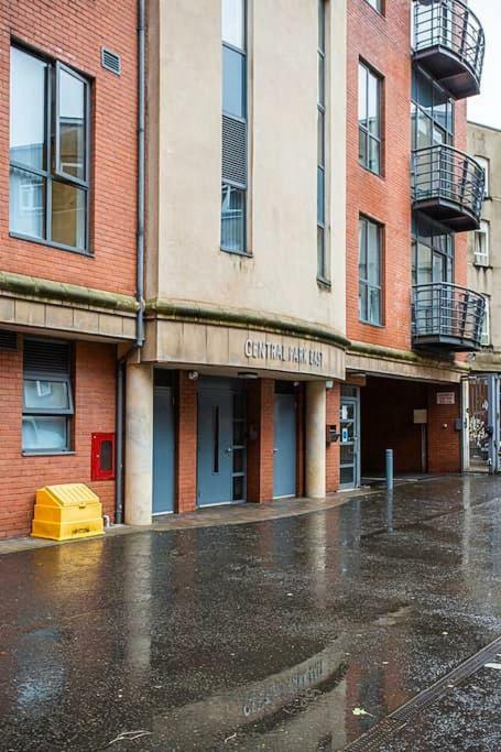 Spacious Belfast City Centre Duplex Apartment Eksteriør billede
