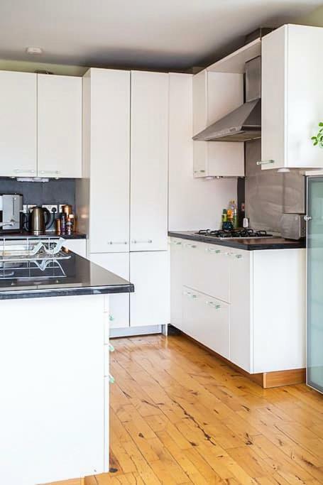 Spacious Belfast City Centre Duplex Apartment Eksteriør billede
