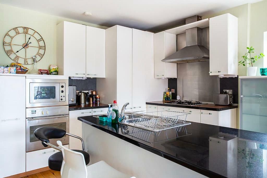 Spacious Belfast City Centre Duplex Apartment Eksteriør billede